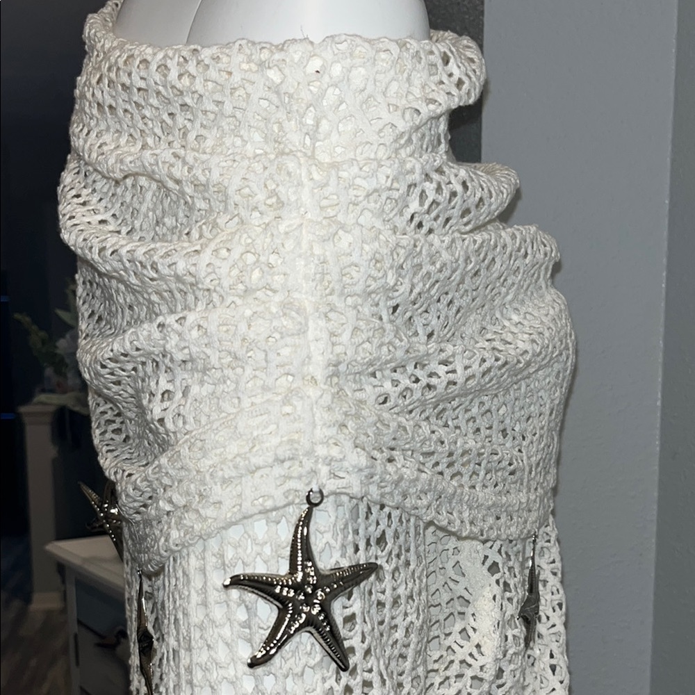 Chic Off-Shoulder Cream Sweater with Star Accents VINTAGE! Size large - Picture 6 of 13